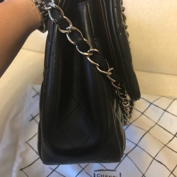 Authentic Chanel Jumbo Lambskin Double Flap Bag - Picture 7 of 8
